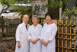 院長と鍼灸師スタッフ